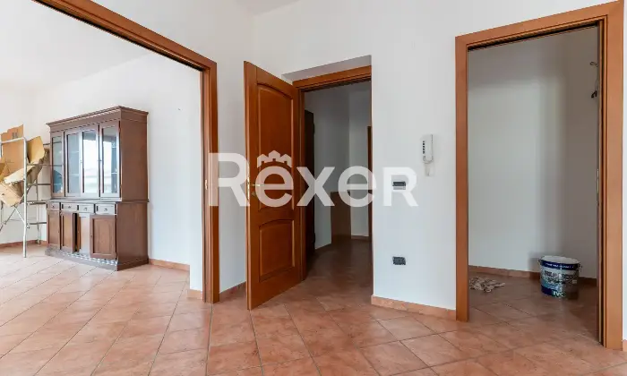 Rexer-Spezzano-Albanese-Intero-stabile-residenziale-con-due-locali-commerciali-Altro