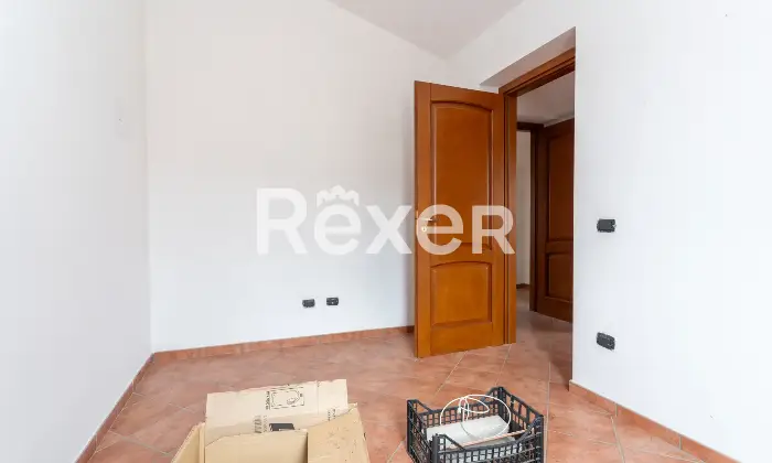 Rexer-Spezzano-Albanese-Intero-stabile-residenziale-con-due-locali-commerciali-Altro