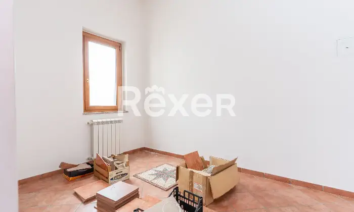 Rexer-Spezzano-Albanese-Intero-stabile-residenziale-con-due-locali-commerciali-Altro