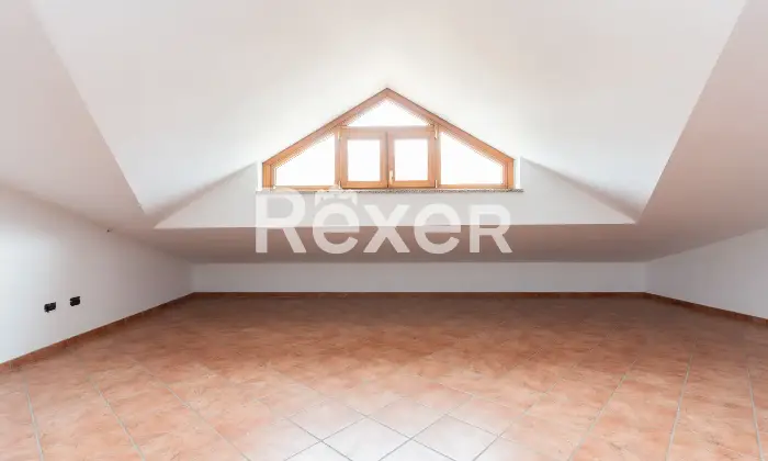 Rexer-Spezzano-Albanese-Intero-stabile-residenziale-con-due-locali-commerciali-Altro