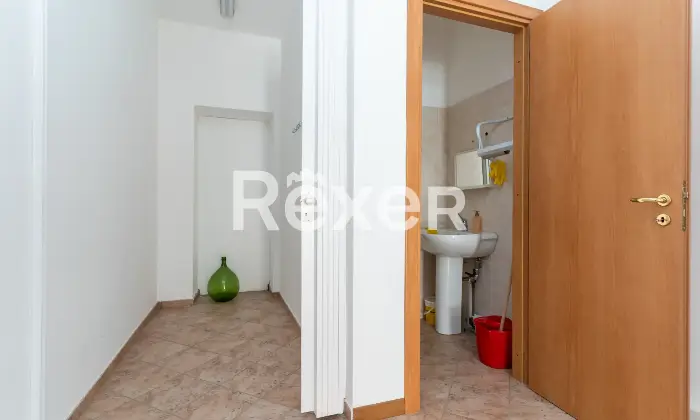 Rexer-Spezzano-Albanese-Intero-stabile-residenziale-con-due-locali-commerciali-Altro