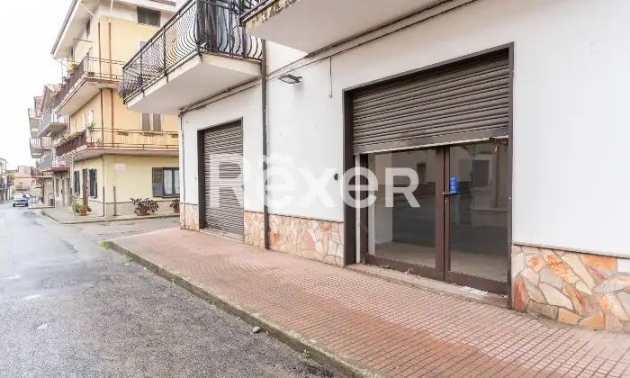 Rexer-Spezzano-Albanese-Intero-stabile-residenziale-con-due-locali-commerciali-Altro