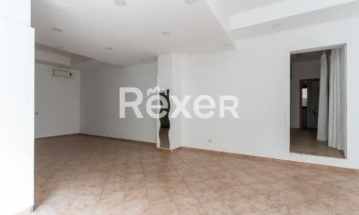 Rexer-Spezzano-Albanese-Intero-stabile-residenziale-con-due-locali-commerciali-Altro