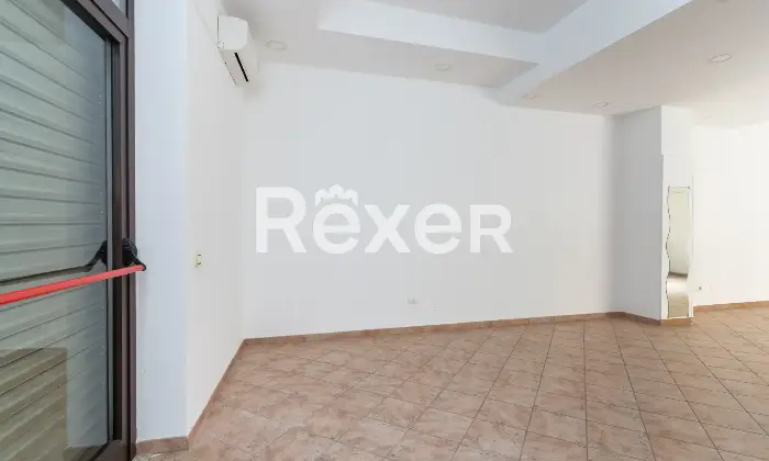 Rexer-Spezzano-Albanese-Intero-stabile-residenziale-con-due-locali-commerciali-Altro