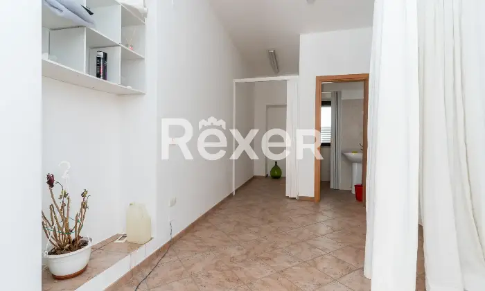 Rexer-Spezzano-Albanese-Intero-stabile-residenziale-con-due-locali-commerciali-Altro