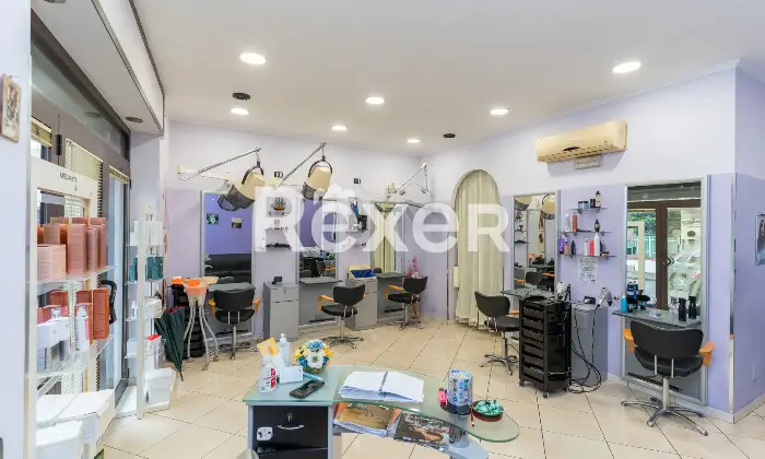 Rexer-Spezzano-Albanese-Intero-stabile-residenziale-con-due-locali-commerciali-Altro