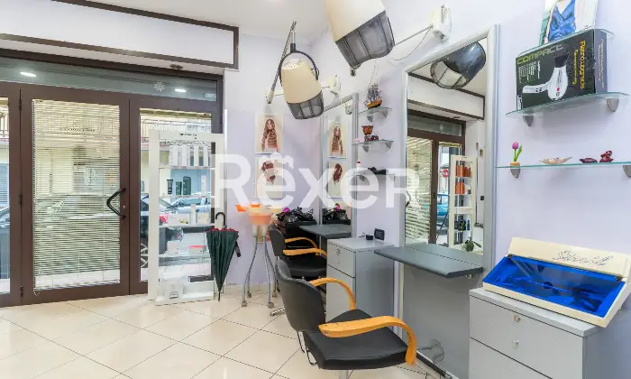 Rexer-Spezzano-Albanese-Intero-stabile-residenziale-con-due-locali-commerciali-Altro