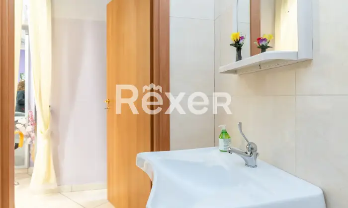 Rexer-Spezzano-Albanese-Intero-stabile-residenziale-con-due-locali-commerciali-Altro