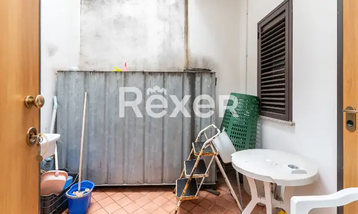 Rexer-Spezzano-Albanese-Intero-stabile-residenziale-con-due-locali-commerciali-Altro