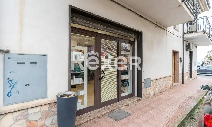 Rexer-Spezzano-Albanese-Intero-stabile-residenziale-con-due-locali-commerciali-Altro