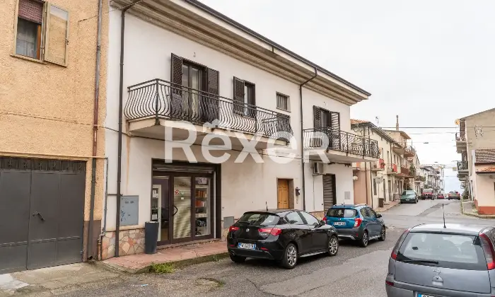 Rexer-Spezzano-Albanese-Intero-stabile-residenziale-con-due-locali-commerciali-Altro