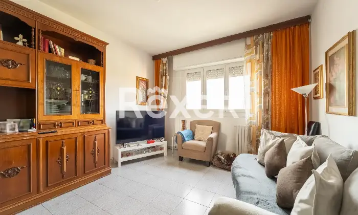 Rexer-Milano-Vendesi-tre-locali-cantina-e-box-auto-Altro