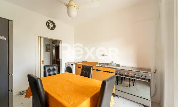 Rexer-Milano-Vendesi-tre-locali-cantina-e-box-auto-Altro