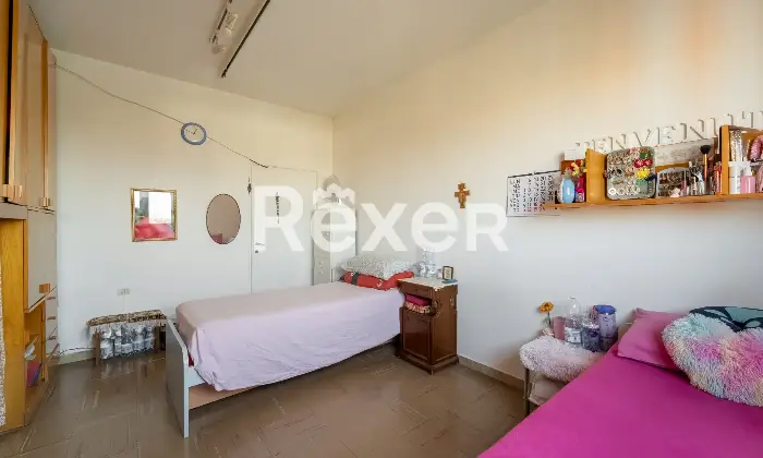 Rexer-Milano-Vendesi-tre-locali-cantina-e-box-auto-Altro