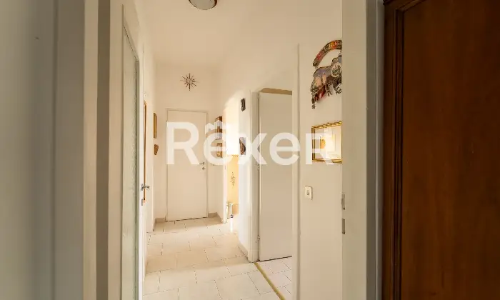 Rexer-Milano-Vendesi-tre-locali-cantina-e-box-auto-Altro