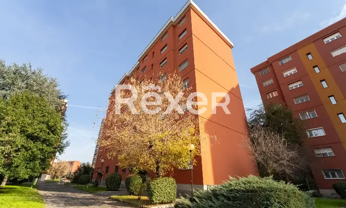 Rexer-Milano-Vendesi-tre-locali-cantina-e-box-auto-Altro