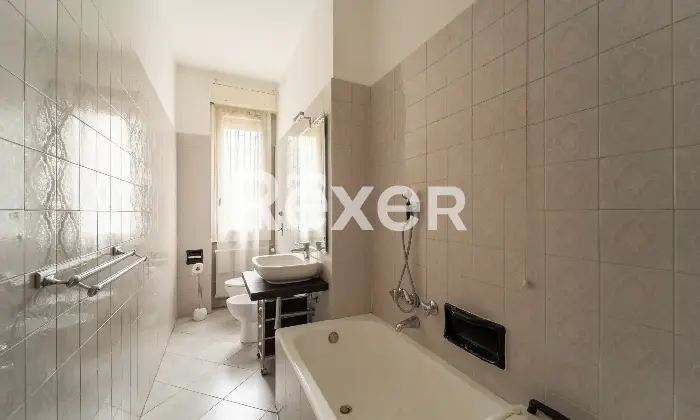 Rexer-Milano-Trilocale-con-doppi-servizi-e-possibilit-di-box-Bagno