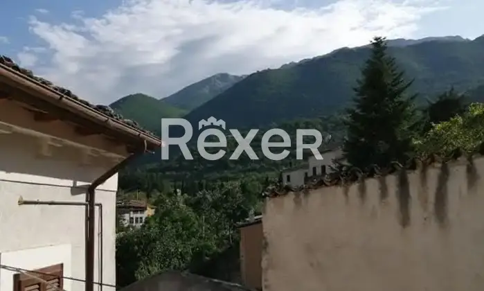 Rexer-Secinaro-Casa-indipendente-ristrutturata-con-vista-montagna-m-su-due-livelli-Altro