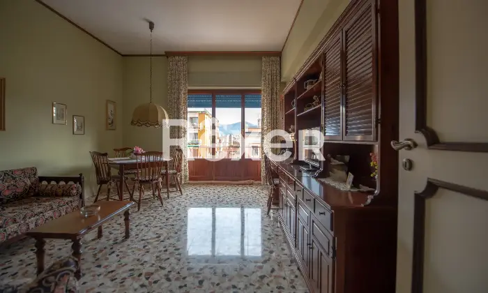 Rexer-Caserta-Appartamento-con-affaccio-sulla-Reggia-Altro