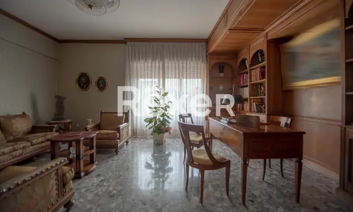 Rexer-Caserta-Appartamento-con-affaccio-sulla-Reggia-Altro