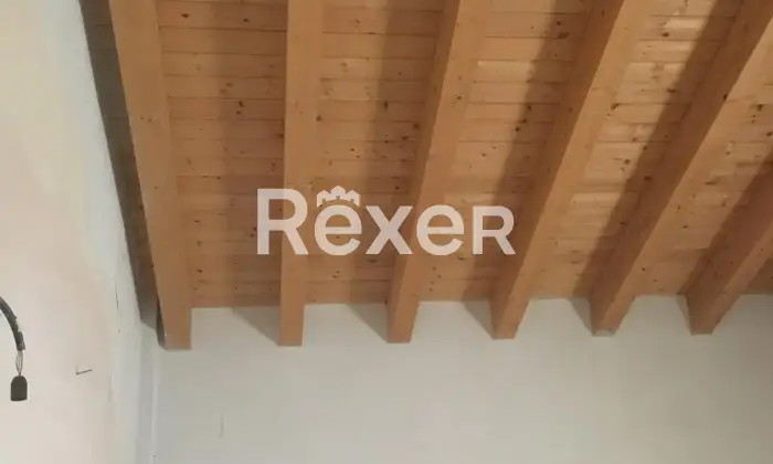 Rexer-Sermide-e-Felonica-Casa-indipendente-con-ampi-magazzini-e-mq-di-terreno-a-Sermide-e-Felonica-Altro