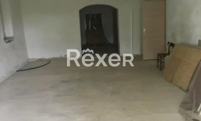 Rexer-Sermide-e-Felonica-Casa-indipendente-con-ampi-magazzini-e-mq-di-terreno-a-Sermide-e-Felonica-Altro