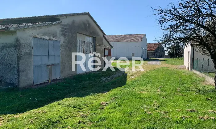 Rexer-Sermide-e-Felonica-Casa-indipendente-con-ampi-magazzini-e-mq-di-terreno-a-Sermide-e-Felonica-Altro