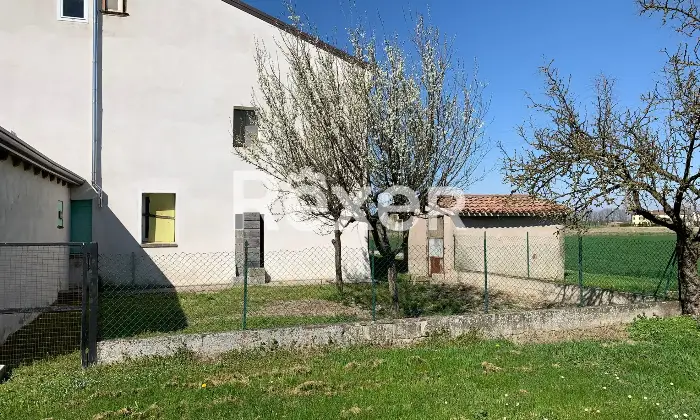 Rexer-Sermide-e-Felonica-Casa-indipendente-con-ampi-magazzini-e-mq-di-terreno-a-Sermide-e-Felonica-Altro