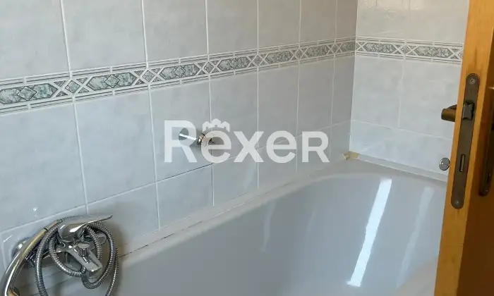 Rexer-Fossacesia-Appartamento-luminoso-di-mq-con-box-e-cantinola-al-piano-con-ascensore-Altro