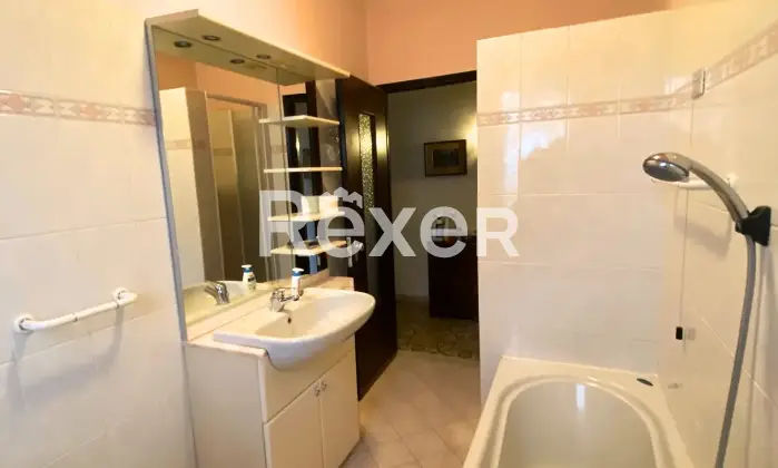 Rexer-Pozzo-dAdda-Appartamento-al-primo-piano-con-box-auto-e-cantina-Altro