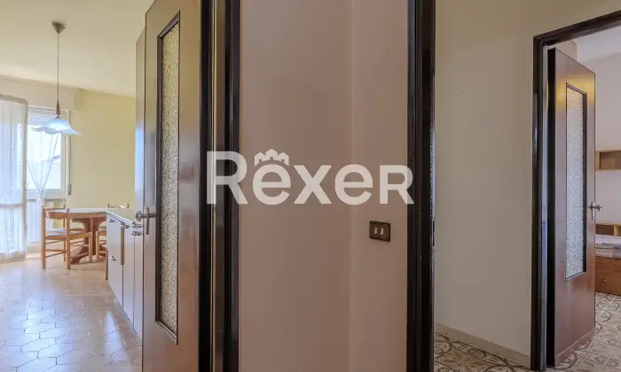 Rexer-Pozzo-dAdda-Appartamento-al-primo-piano-con-box-auto-e-cantina-Altro