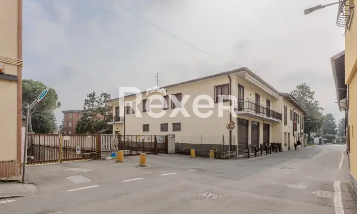 Rexer-Pozzo-dAdda-Appartamento-al-primo-piano-con-box-auto-e-cantina-Altro