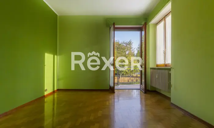 Rexer-Moncalieri-Ampio-quadrilocale-tripla-esposizione-in-stato-originale-con-box-auto-Altro