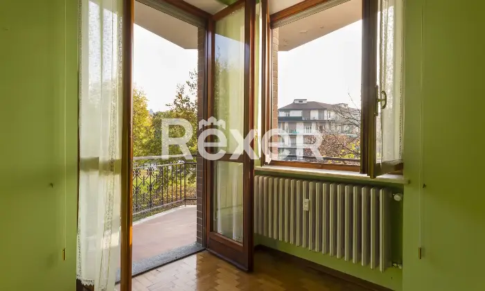 Rexer-Moncalieri-Ampio-quadrilocale-tripla-esposizione-in-stato-originale-con-box-auto-Altro