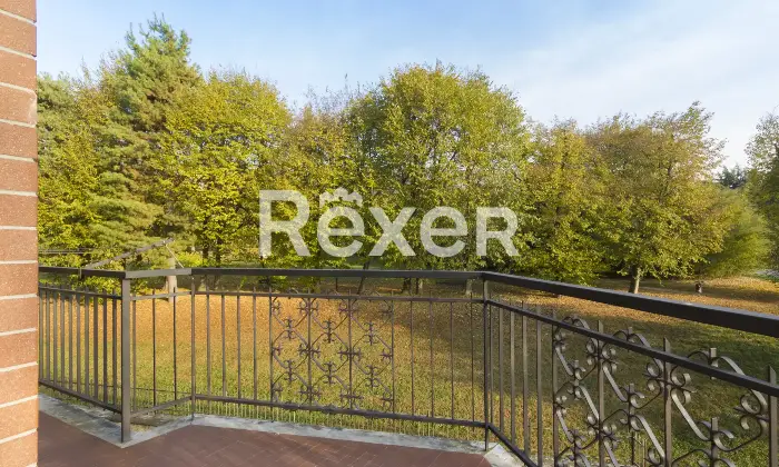 Rexer-Moncalieri-Ampio-quadrilocale-tripla-esposizione-in-stato-originale-con-box-auto-Altro