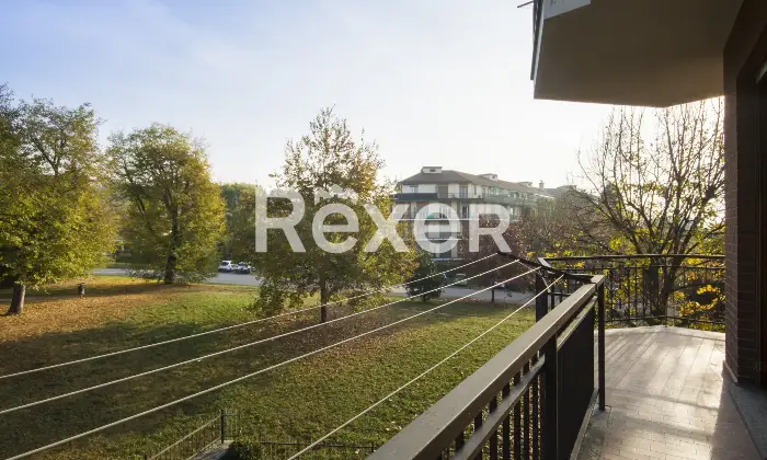 Rexer-Moncalieri-Ampio-quadrilocale-tripla-esposizione-in-stato-originale-con-box-auto-Altro