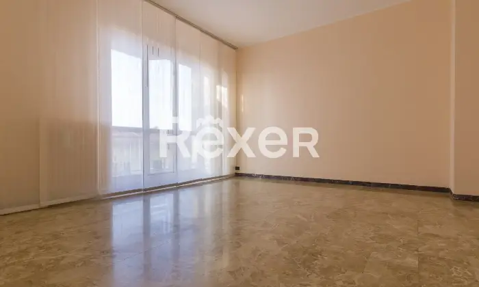 Rexer-Moncalieri-Ampio-quadrilocale-tripla-esposizione-in-stato-originale-con-box-auto-Altro