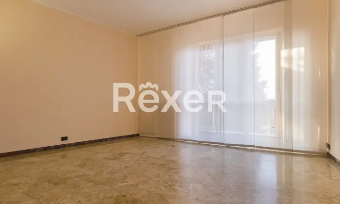 Rexer-Moncalieri-Ampio-quadrilocale-tripla-esposizione-in-stato-originale-con-box-auto-Altro