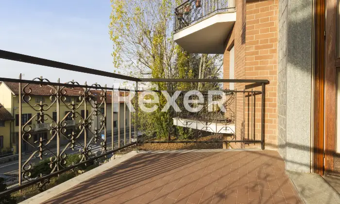 Rexer-Moncalieri-Ampio-quadrilocale-tripla-esposizione-in-stato-originale-con-box-auto-Altro