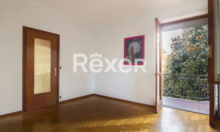 Rexer-Moncalieri-Ampio-quadrilocale-tripla-esposizione-in-stato-originale-con-box-auto-Altro