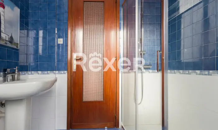 Rexer-Moncalieri-Ampio-quadrilocale-tripla-esposizione-in-stato-originale-con-box-auto-Altro