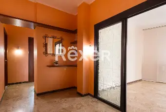 Rexer-Moncalieri-Ampio-quadrilocale-tripla-esposizione-in-stato-originale-con-box-auto-Altro