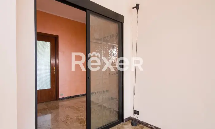 Rexer-Moncalieri-Ampio-quadrilocale-tripla-esposizione-in-stato-originale-con-box-auto-Altro