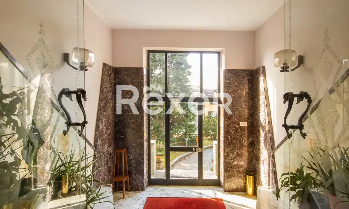 Rexer-Moncalieri-Ampio-quadrilocale-tripla-esposizione-in-stato-originale-con-box-auto-Altro