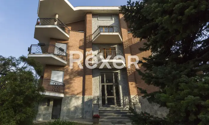 Rexer-Moncalieri-Ampio-quadrilocale-tripla-esposizione-in-stato-originale-con-box-auto-Altro