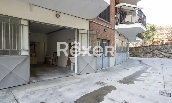 Rexer-Moncalieri-Ampio-quadrilocale-tripla-esposizione-in-stato-originale-con-box-auto-Altro