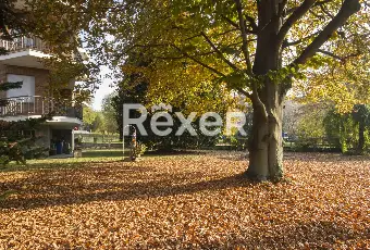 Rexer-Moncalieri-Ampio-quadrilocale-tripla-esposizione-in-stato-originale-con-box-auto-Altro