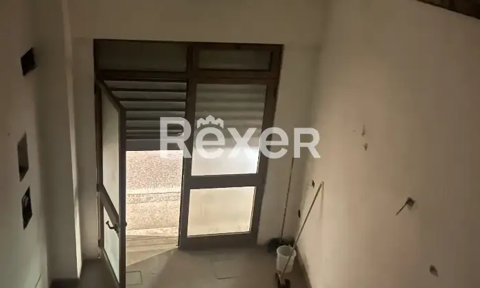 Rexer-Prato-Affitto-magazzino-con-soppalco-di-metri-quadri-Altro