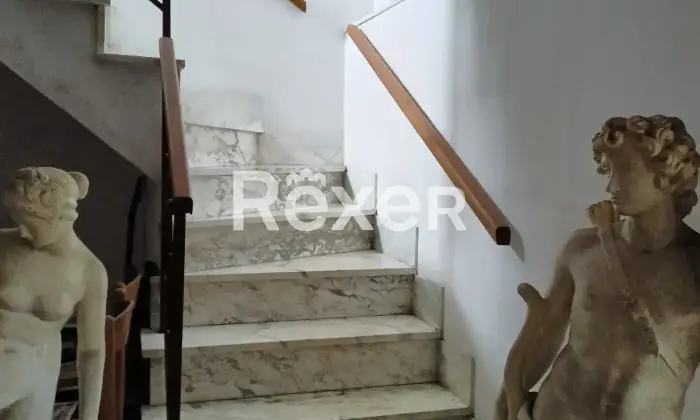Rexer-Pietrasanta-Casa-singola-su-due-livelli-con-resede-esclusiva-porticato-e-box-auto-Altro