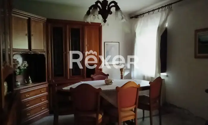 Rexer-Pietrasanta-Casa-singola-su-due-livelli-con-resede-esclusiva-porticato-e-box-auto-Altro